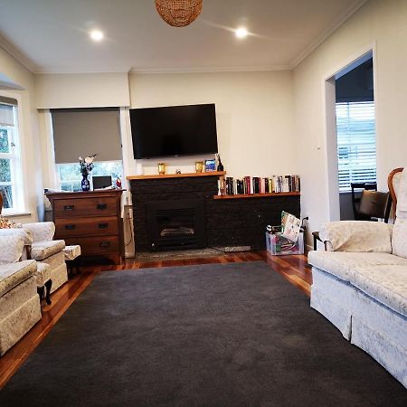 Cheerful 4 Bedroom Holiday Home 로토루아 외부 사진
