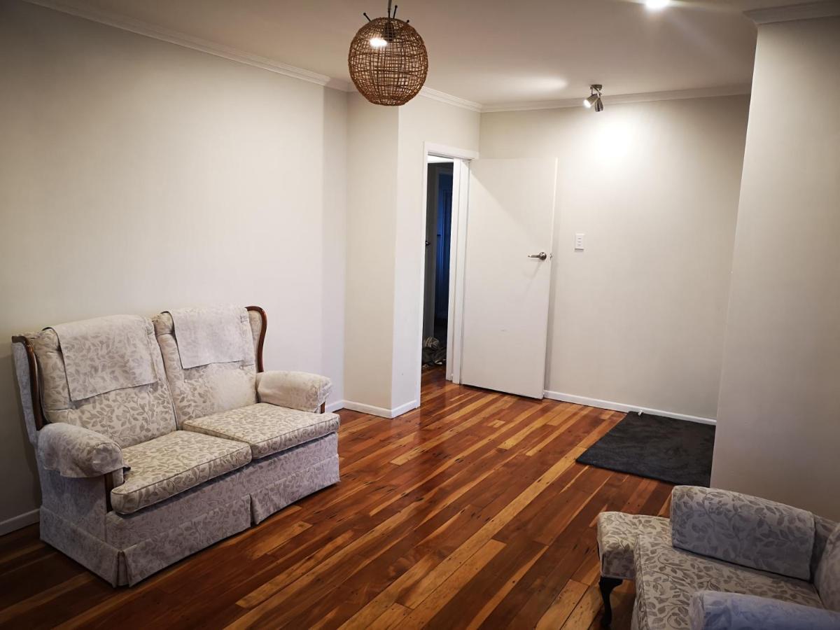 Cheerful 4 Bedroom Holiday Home 로토루아 외부 사진