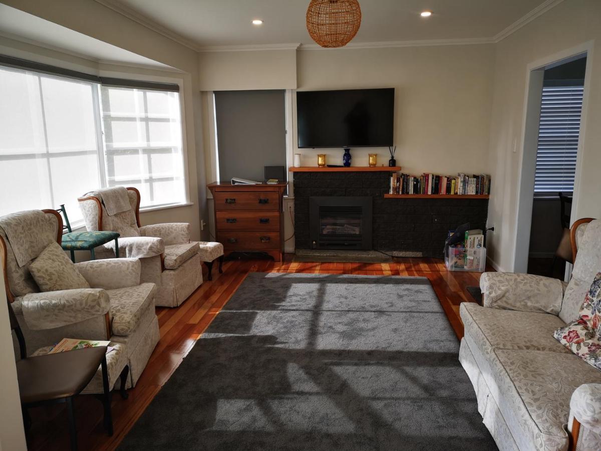 Cheerful 4 Bedroom Holiday Home 로토루아 외부 사진