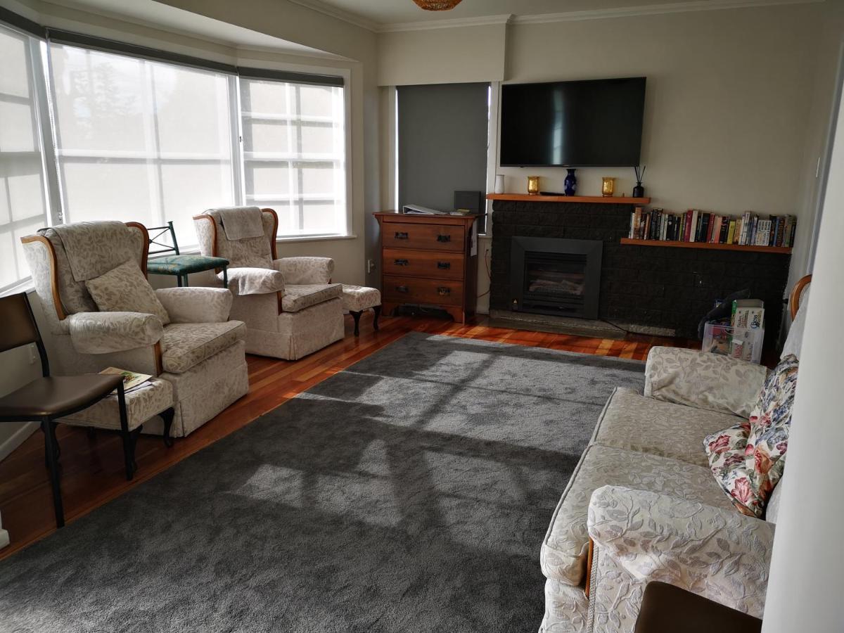 Cheerful 4 Bedroom Holiday Home 로토루아 외부 사진