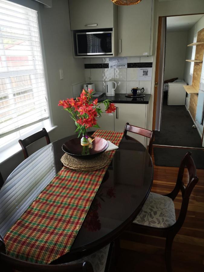 Cheerful 4 Bedroom Holiday Home 로토루아 외부 사진