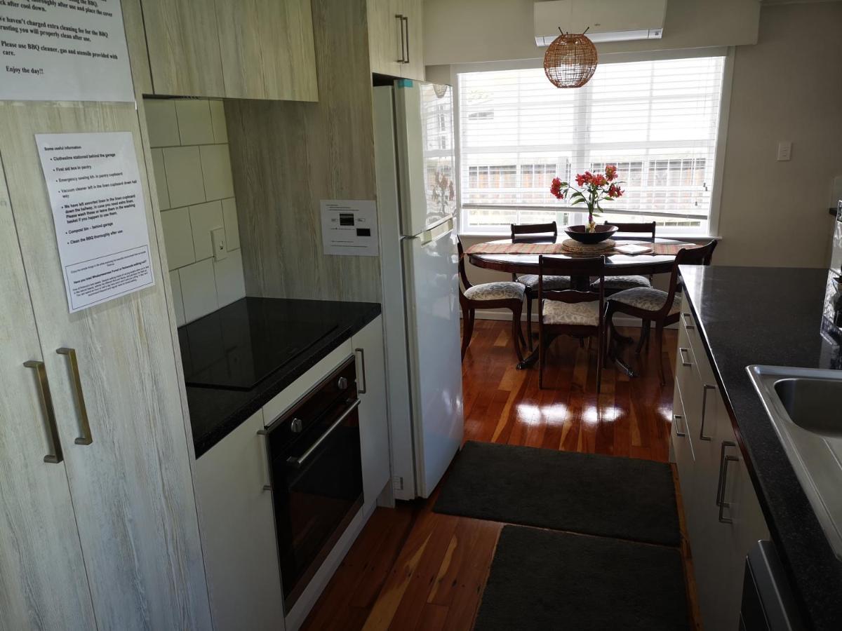 Cheerful 4 Bedroom Holiday Home 로토루아 외부 사진