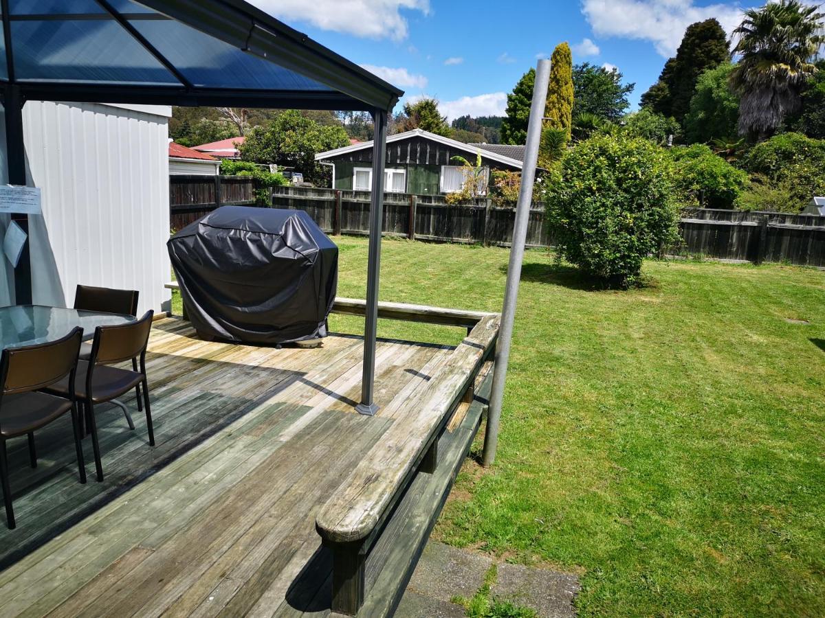 Cheerful 4 Bedroom Holiday Home 로토루아 외부 사진